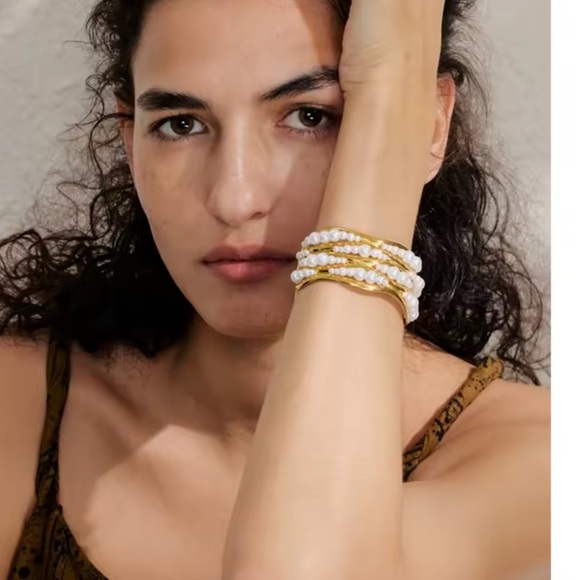 ZARA cuff Gold and White Pearl Bracelet - Picture 2 of 5